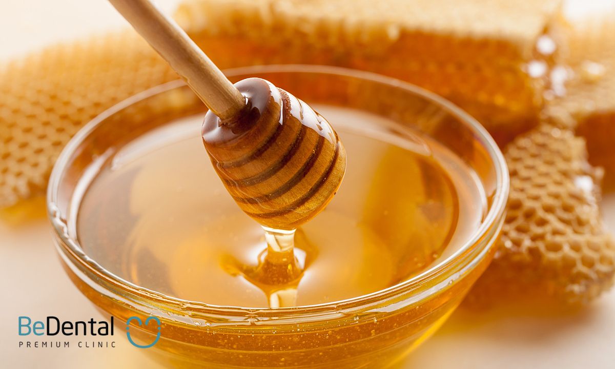 sử dụng mật ong để trị hôi miệng