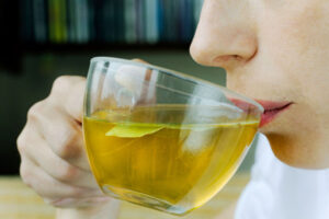 Uống trà có gây răng ố vàng không?