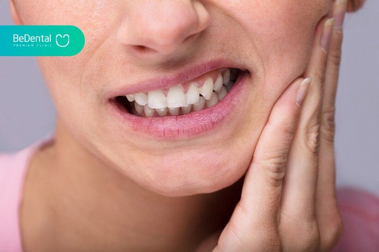Hàn răng xong nhiều ngày vẫn đau nhức nên tìm đến bác sĩ nha khoa để kiểm tra, tránh để xảy ra tình trạng nhiễm trùng hay biến chứng áp xe răng