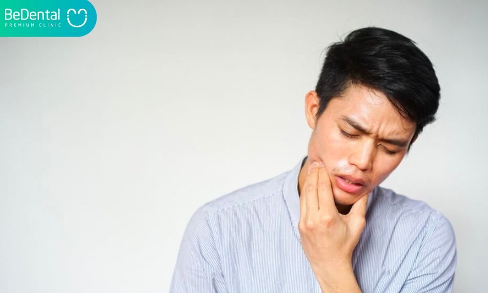 Nhổ răng khôn mọc lệch ra má có đau không ?