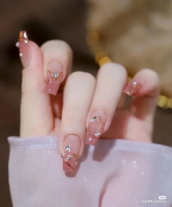 Xu hướng sơn móng tay gel thạch khiến idol Hàn Quốc mê mệt