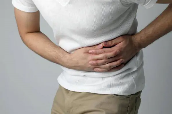 Nam giới bị đau bụng trên bên trái có thể do cơ quan sinh sản gặp vấn đề nghiêm trọng 