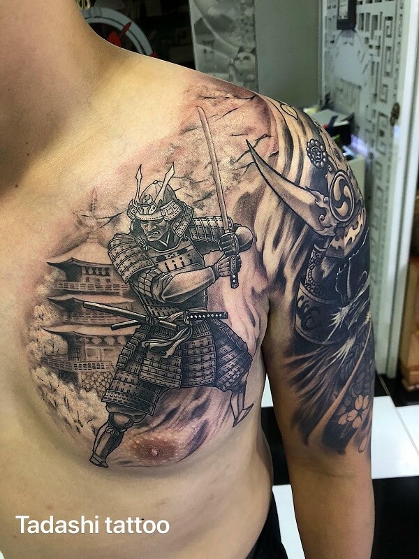 Tattoo samurai cầm kiếm thể hiện khí thế oai hùng, ngạo nghễ