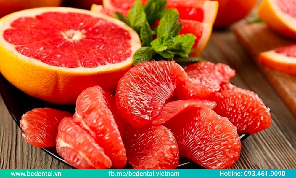 sử dụng bưởi để bổ sung vitamin C