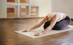 Cách giảm stress với yoga