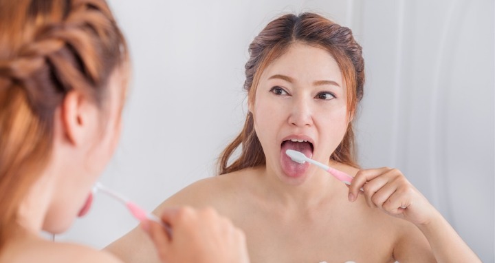 Should I Clean My Tongue When Brushing Blog 720x382 1