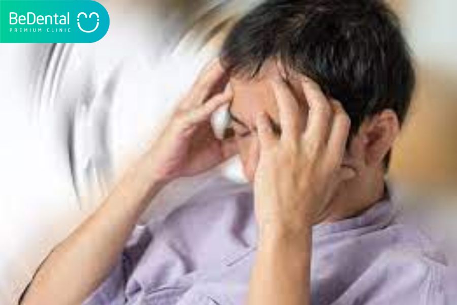 Chóng mặt buồn nôn là 1 trong các triệu chứng của đau bụng dưới