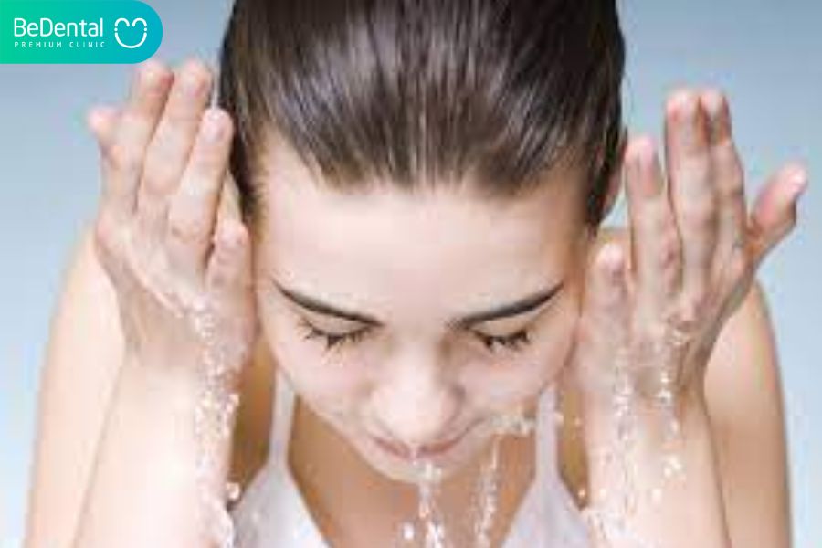 Đảm bảo vệ sinh sạch sẽ cho làn da của bạn để phòng tránh mụn đinh râu