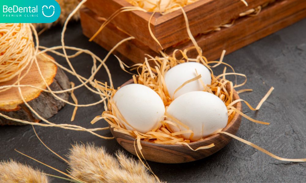 Không ăn quá no: Trứng ngỗng có chứa protein và cholesterol, do vậy, bạn cần ăn ít để tránh tăng cân hoặc làm tổn hại cho cơ thể.