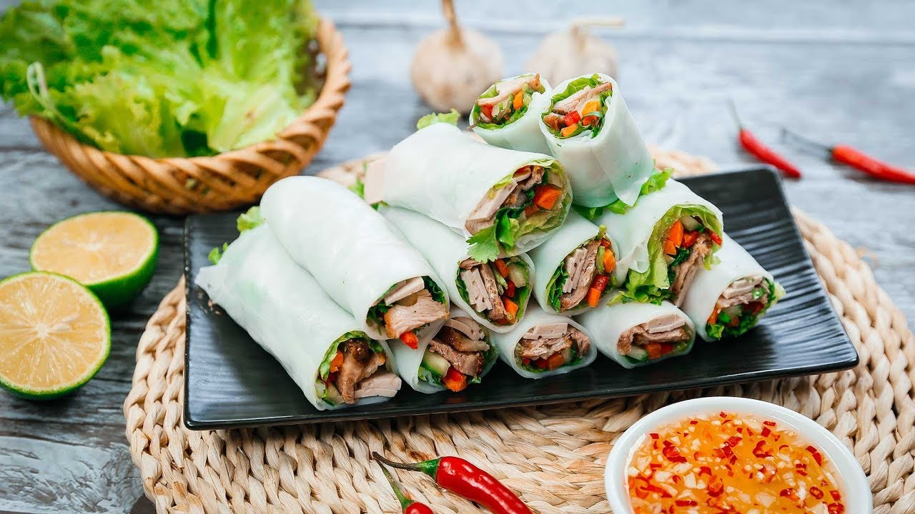 Top 15 must-try foods in Hanoi - Pho Cuon - A novelty in Hanoi cuisine