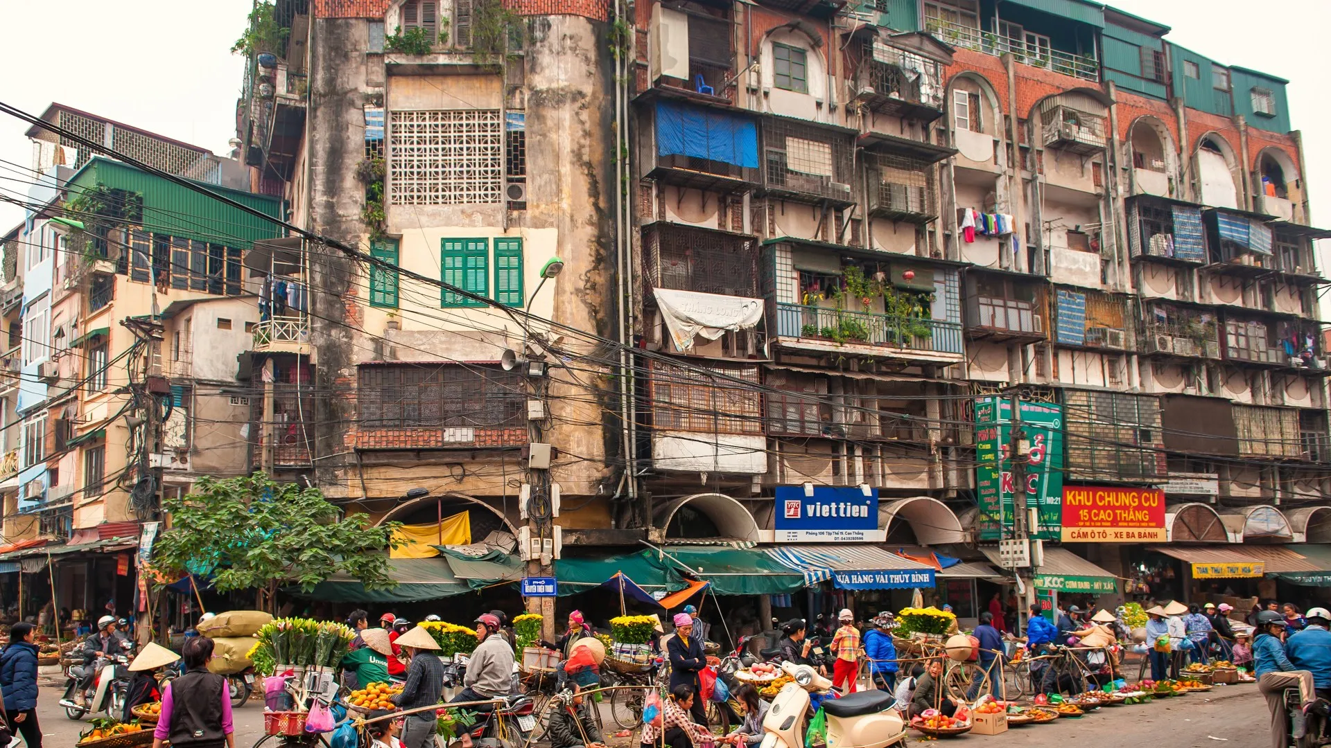 hanoi vietnam condnenastraveller 18sep13 getty b