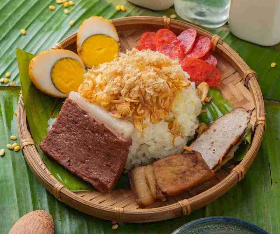 Top 20 must-try dishes in Ho Chi Minh City: Xoi - Vietnamese sticky rice