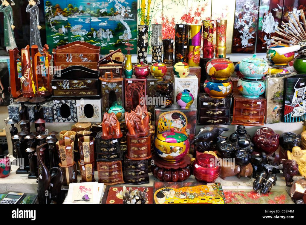 cheap vietnamese souvenirs in ben thanh market ho chi minh city saigon C68P4M