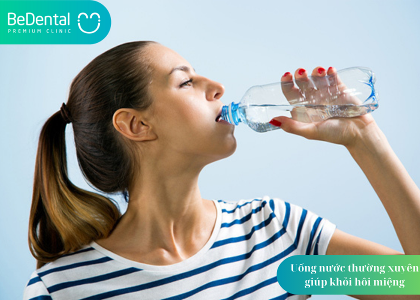 Uống nước cũng là 1 tips khử hôi miệng