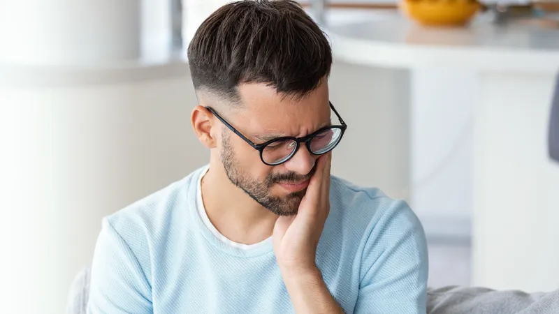 Dấu hiệu mọc răng khôn: Nhận biết sớm để tránh biến chứng nguy hiểm 3 Dấu hiệu mọc răng khôn. Dấu hiệu mọc răng khôn. Dấu hiệu mọc răng khôn
