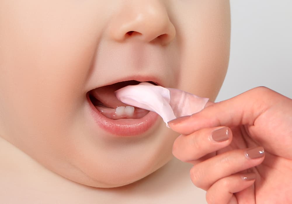 Bé sốt mọc răng: Dấu hiệu bình thường hay cảnh báo bất thường? 4 tre sot moc rang 40 do