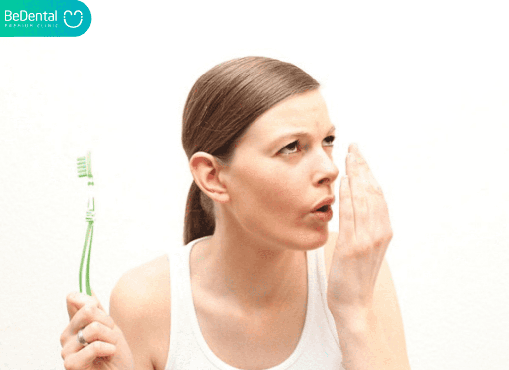 Ve sinh rang mieng sai cach