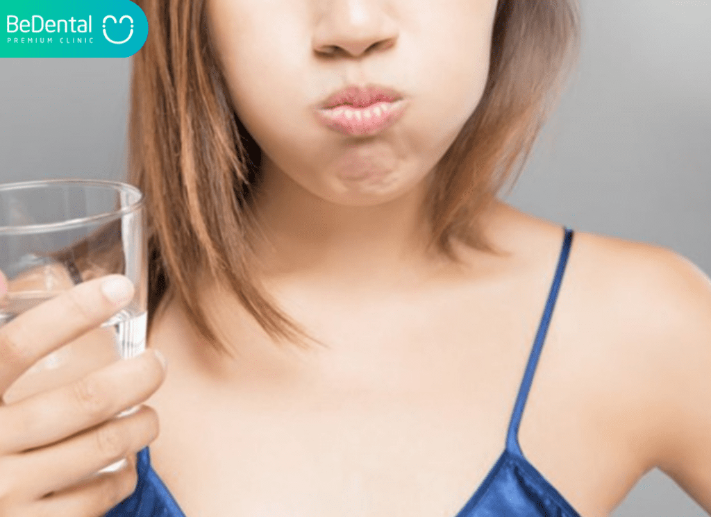 Cách pha nước muối súc miệng