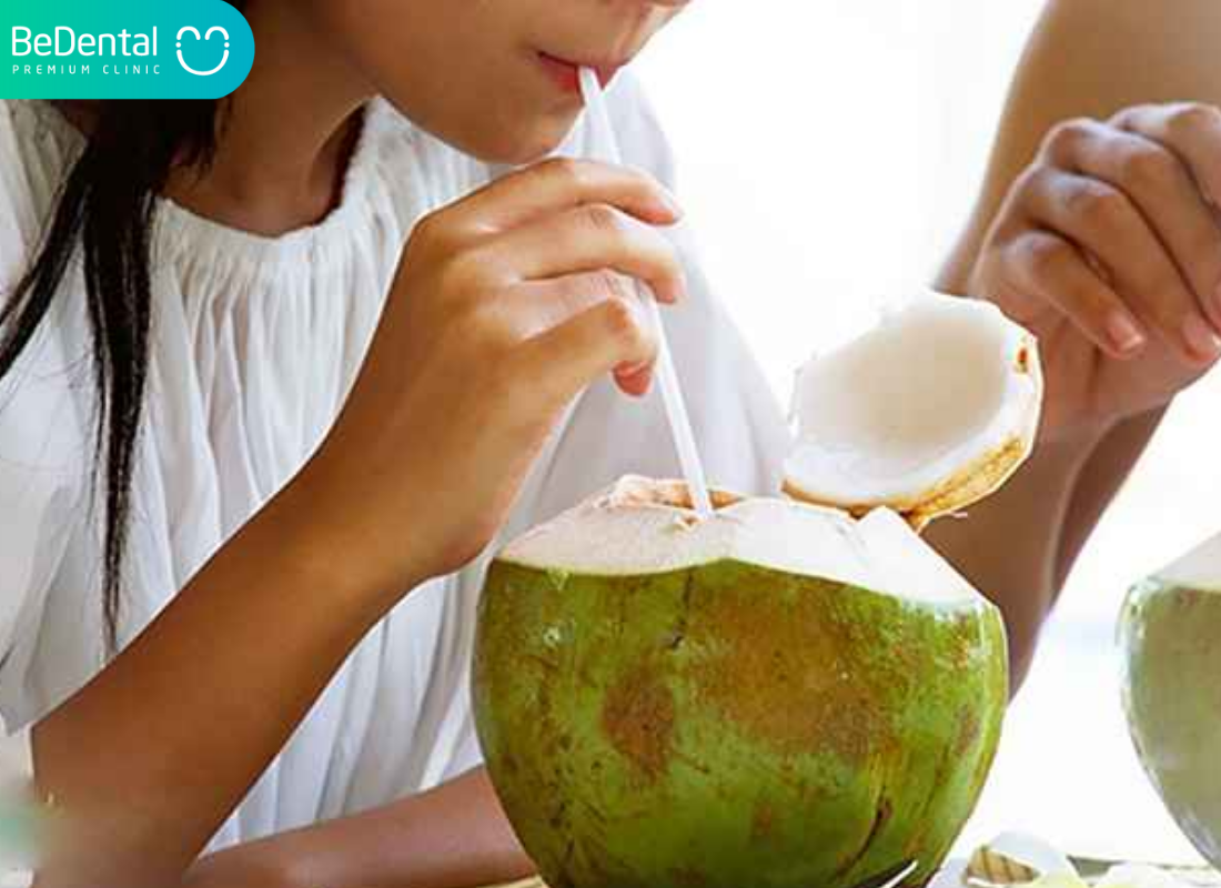 Nhổ răng uống nước dừa được không?