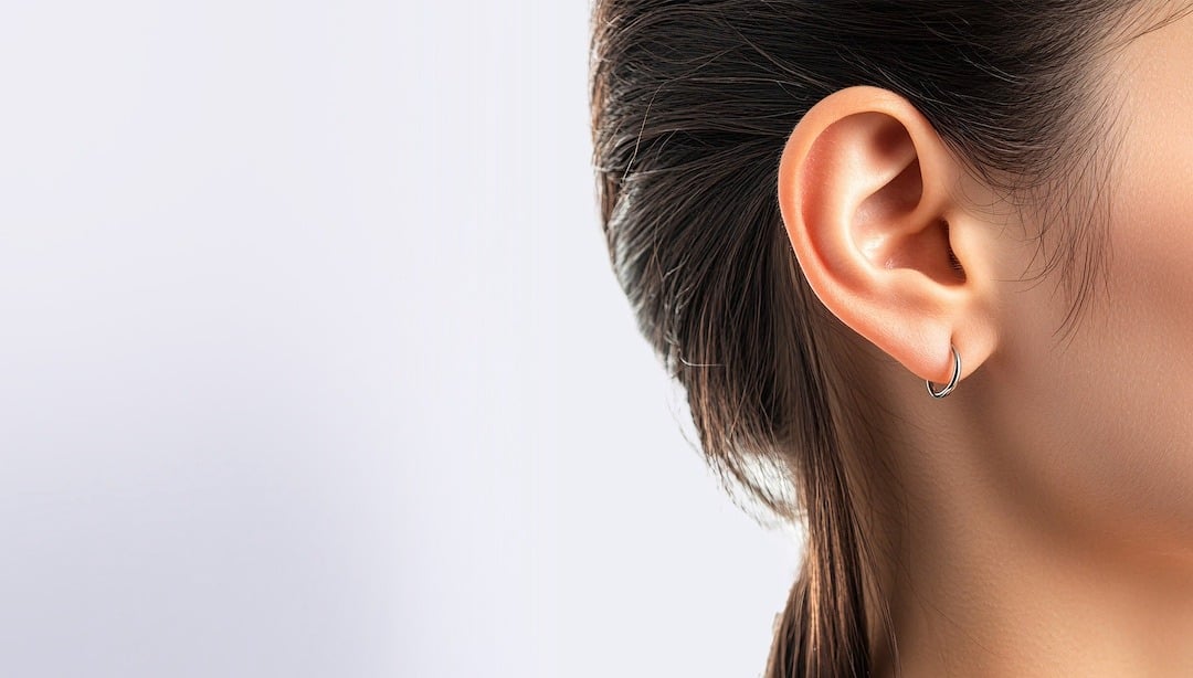 Earlobe Repair in Vietnam: Restore Torn or Stretched Earlobes Naturally 5 Earlobe Repair in Vietnam 3