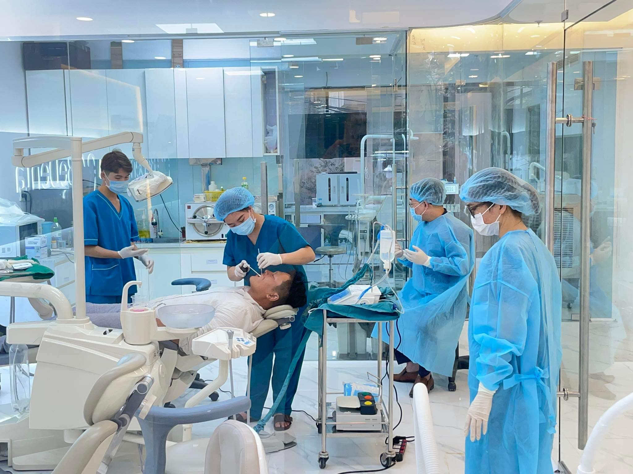 Side Effects of Porcelain Crowns in Vietnam - What You Should Know 6 download 5