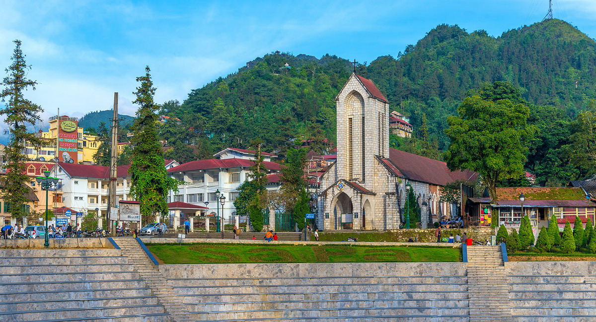 Sapa tours: Trekking, sightseeing, and local experiences 3 sapa tours 1