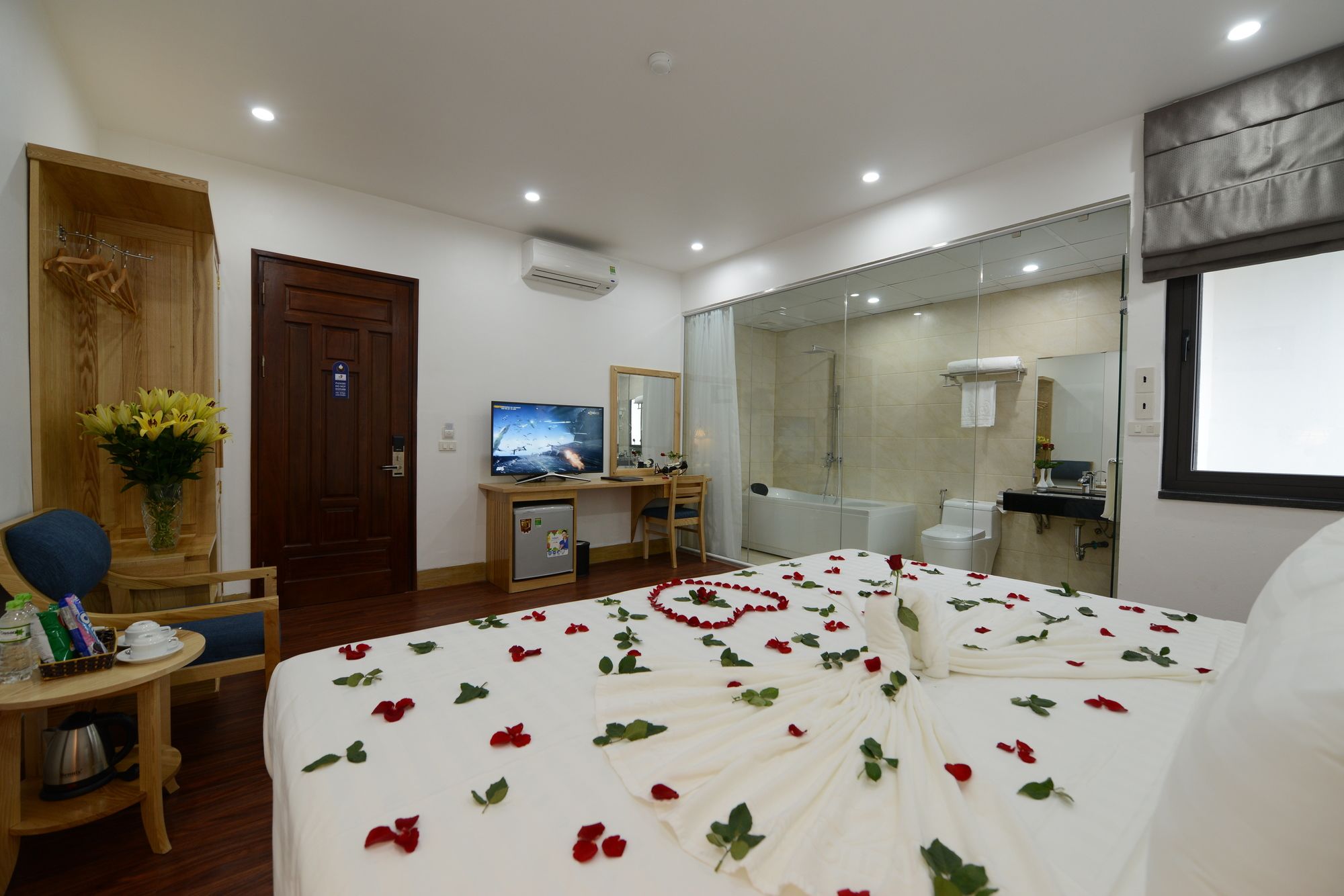 Blue Hotel Hanoi 4
